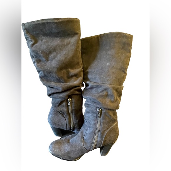 Covington Brand Scarlet black faux suede Slouch boots. Size 7.5 - Picture 4 of 10